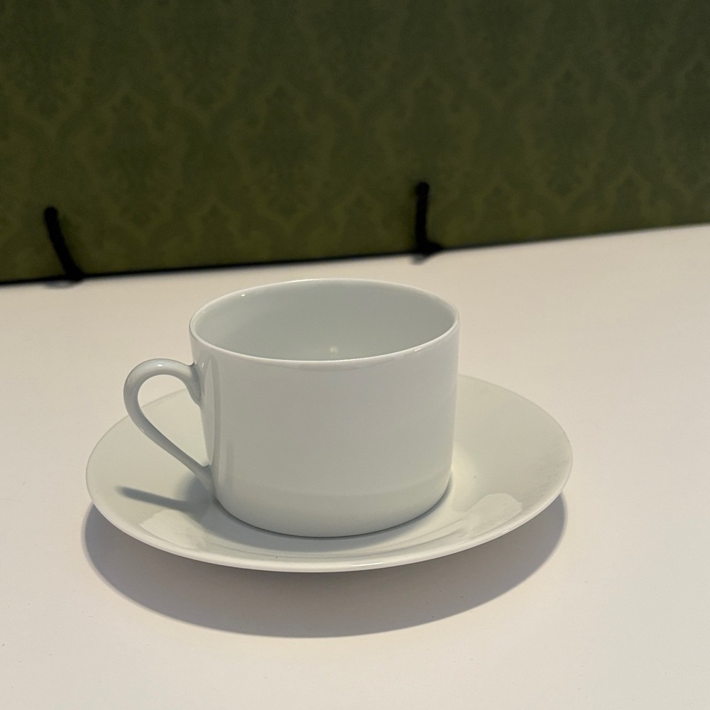 Set of 8 - Elegant White Porcelain Cup and Saucer Set
